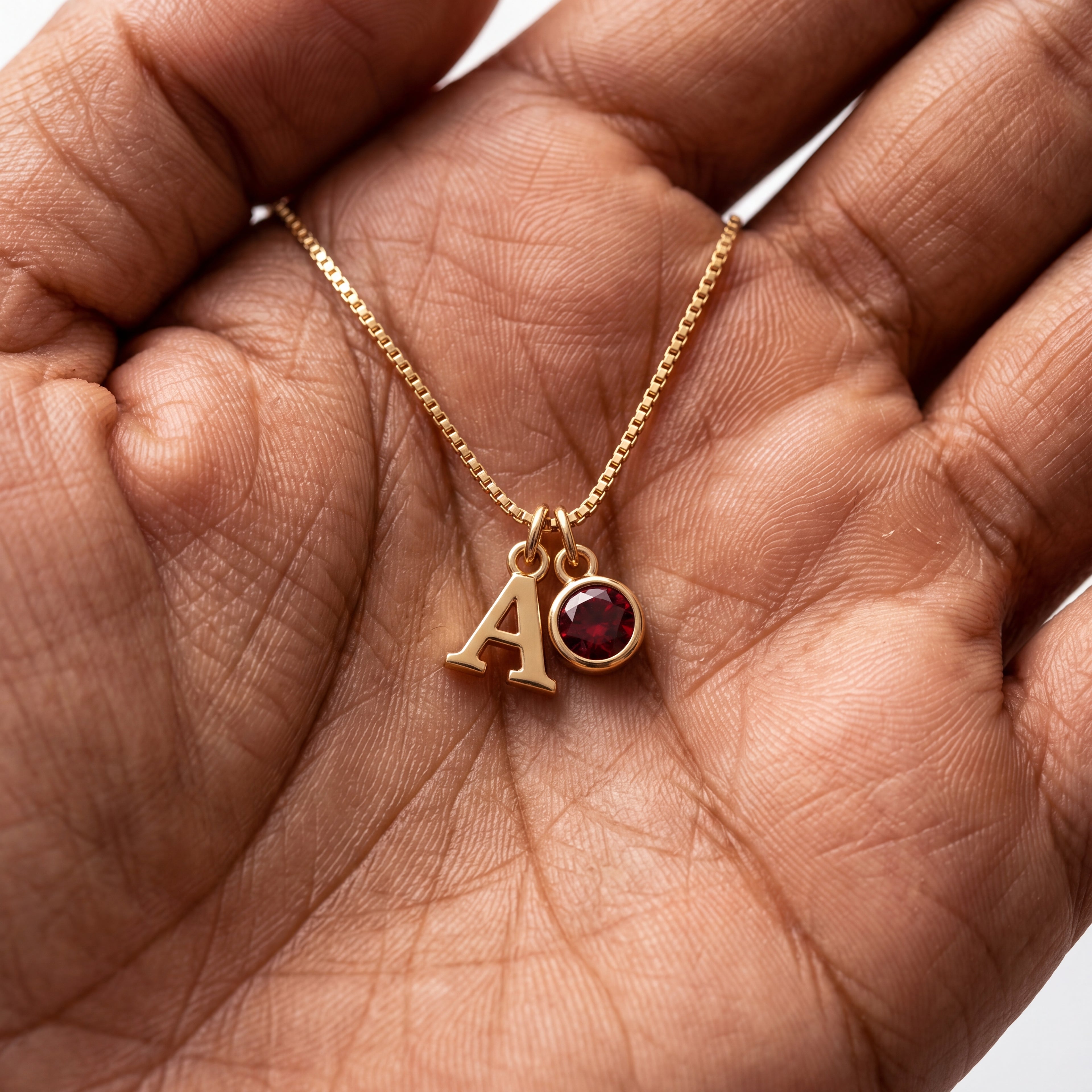 Colar de Pedra de Nascimento Inicial "Cora"