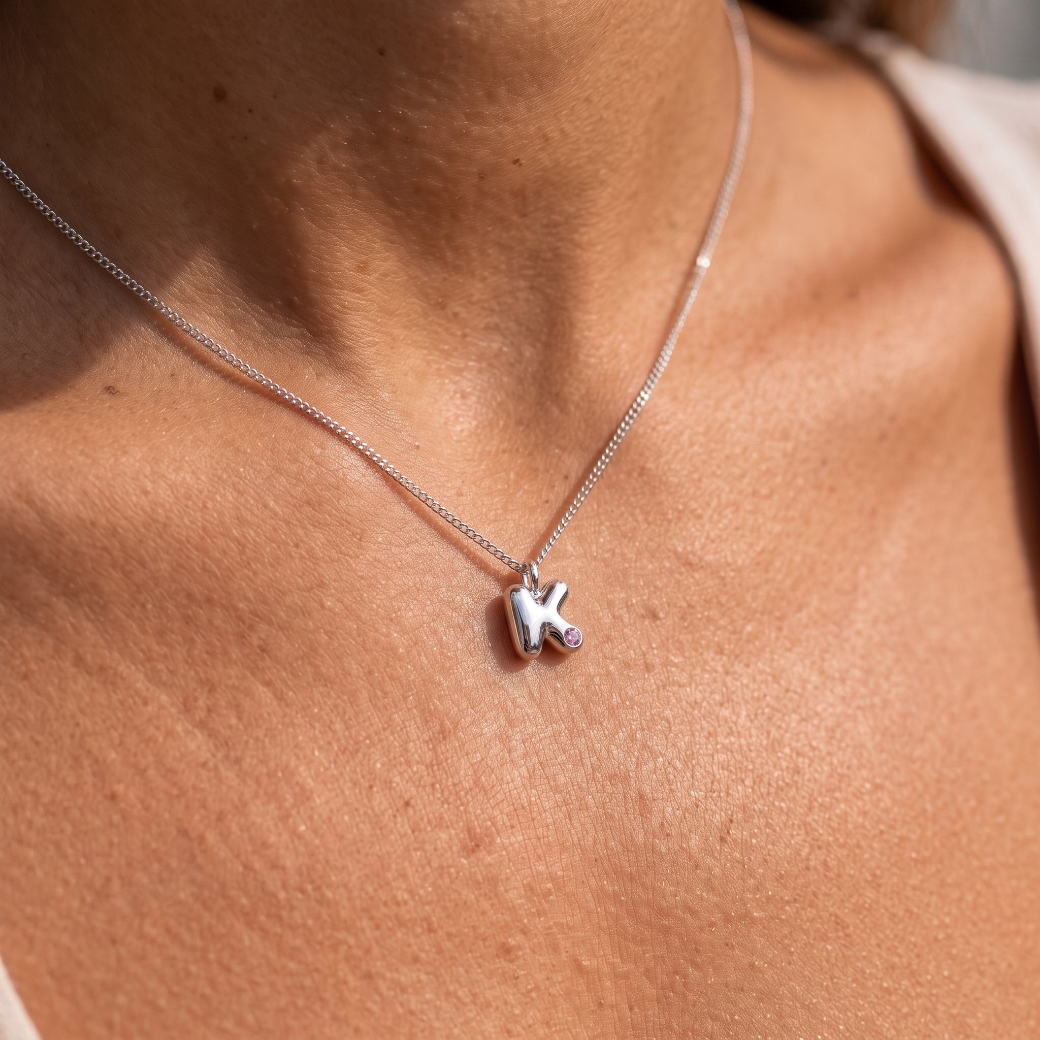 Colar de Pedras de Nascimento com Inicial "Faye"