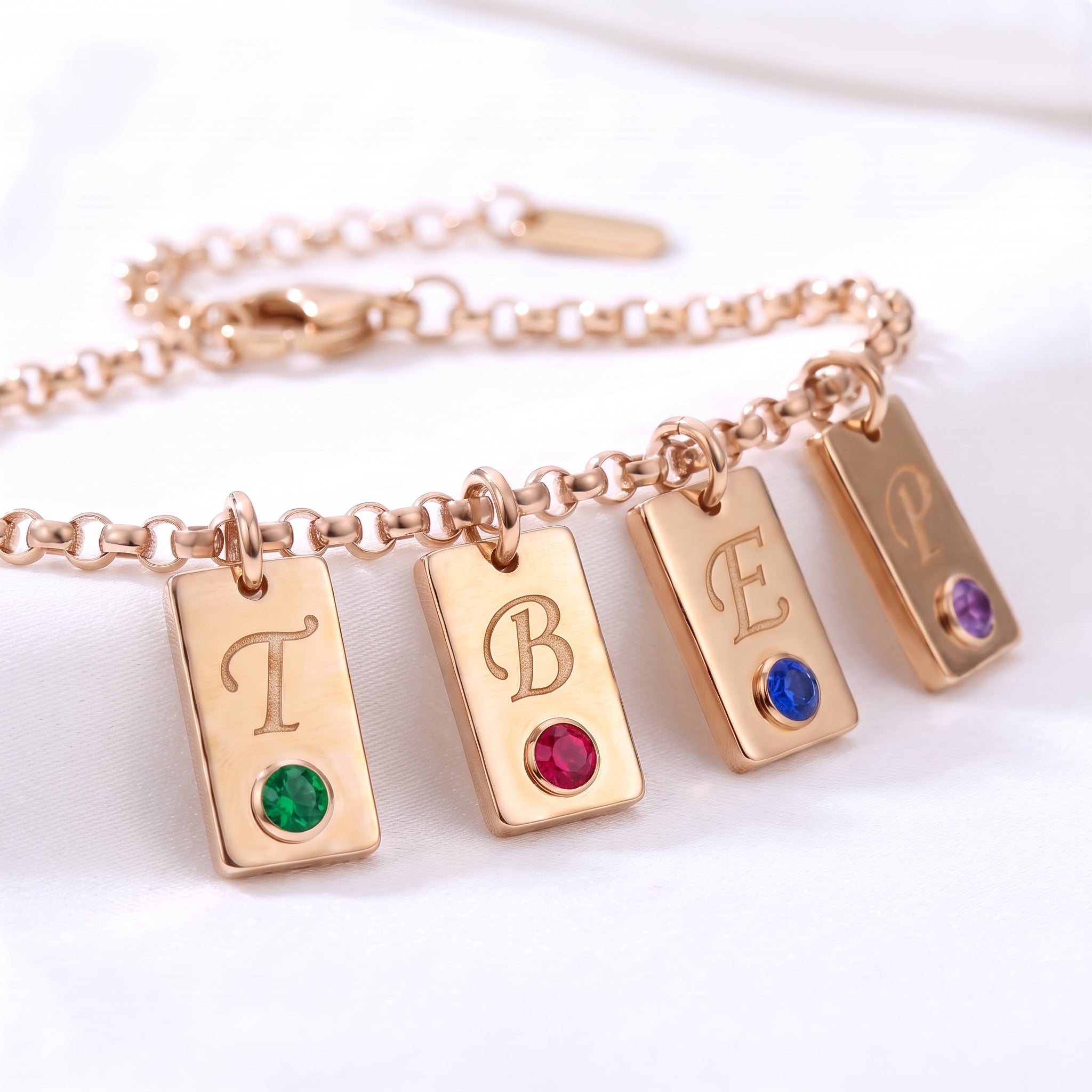 Pulseira de Birthstone Inicial "Nova"